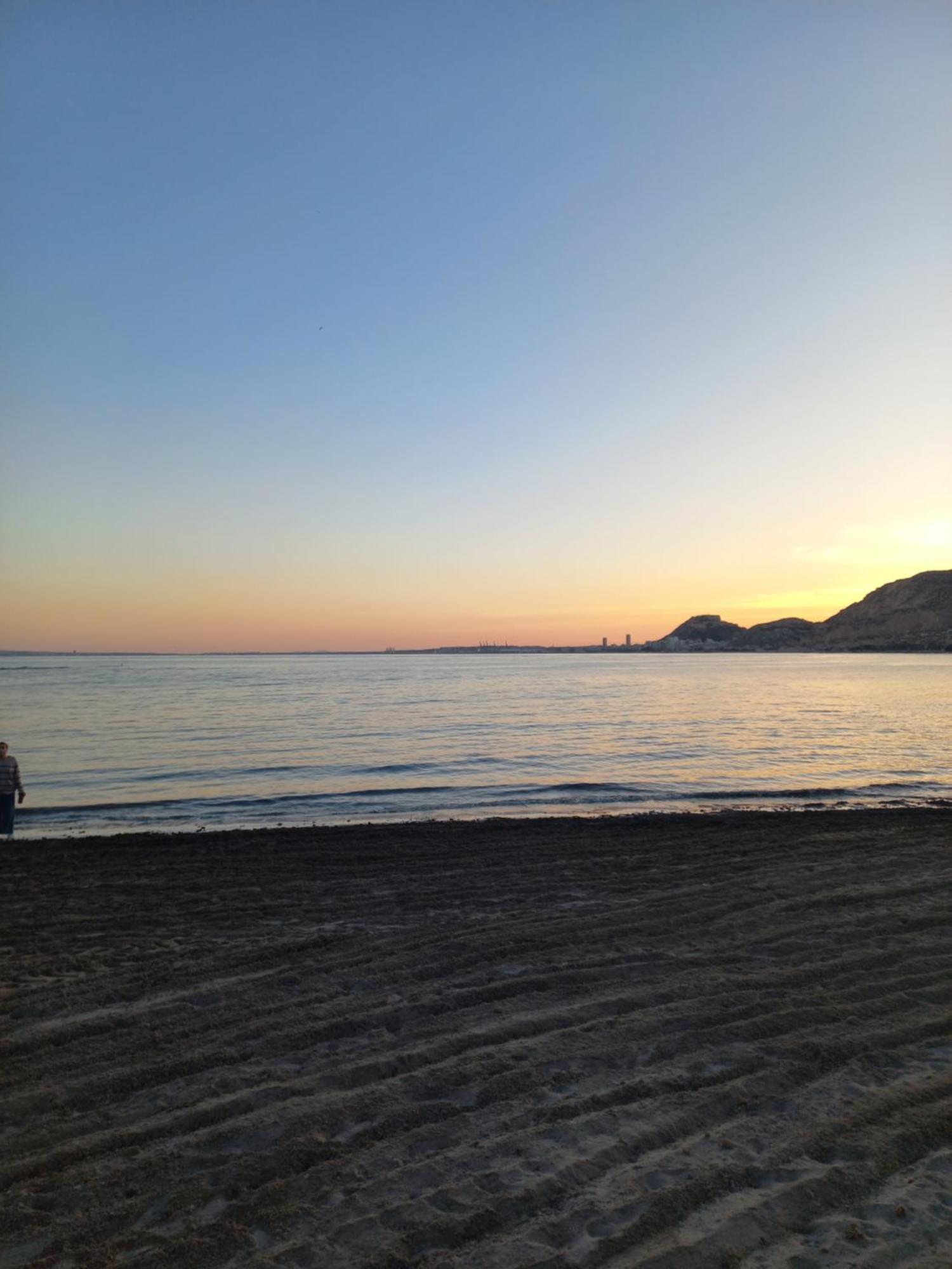La Remera Playa Аликанте Екстериор снимка