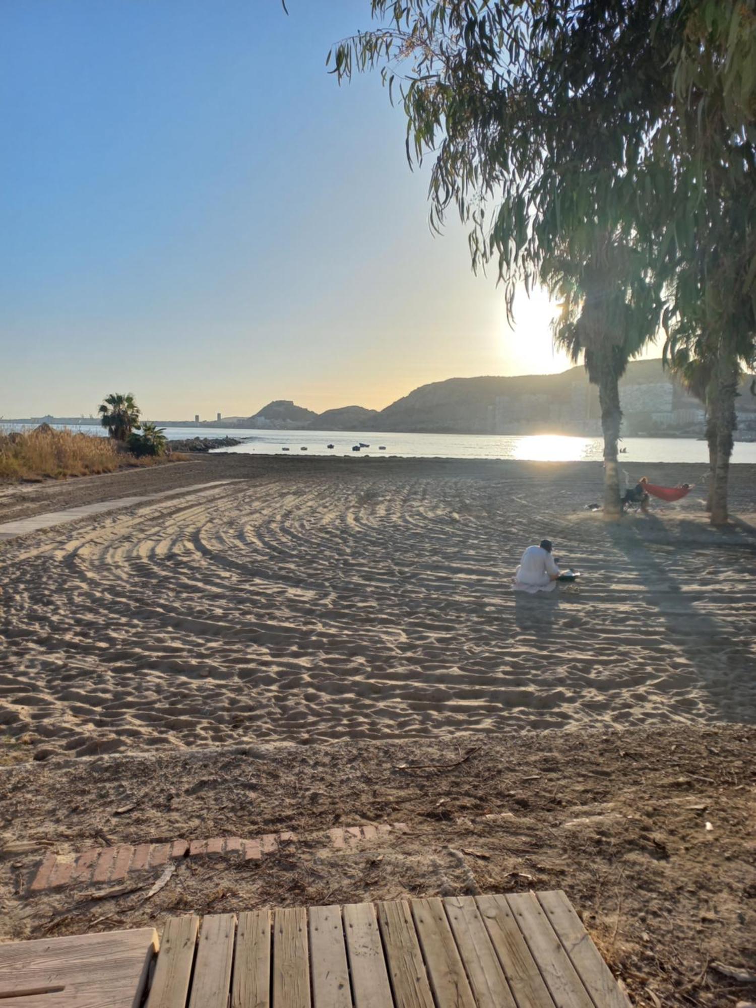 La Remera Playa Аликанте Екстериор снимка